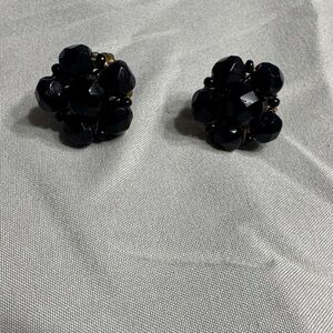 Elegant Black Cluster Earrings